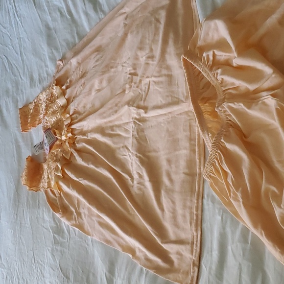 PJ: shorts and top - Picture 3 of 3